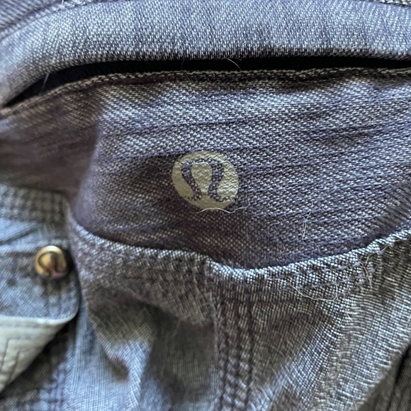 Lululemon Bike Shorts size 4 - Picture 3 of 3